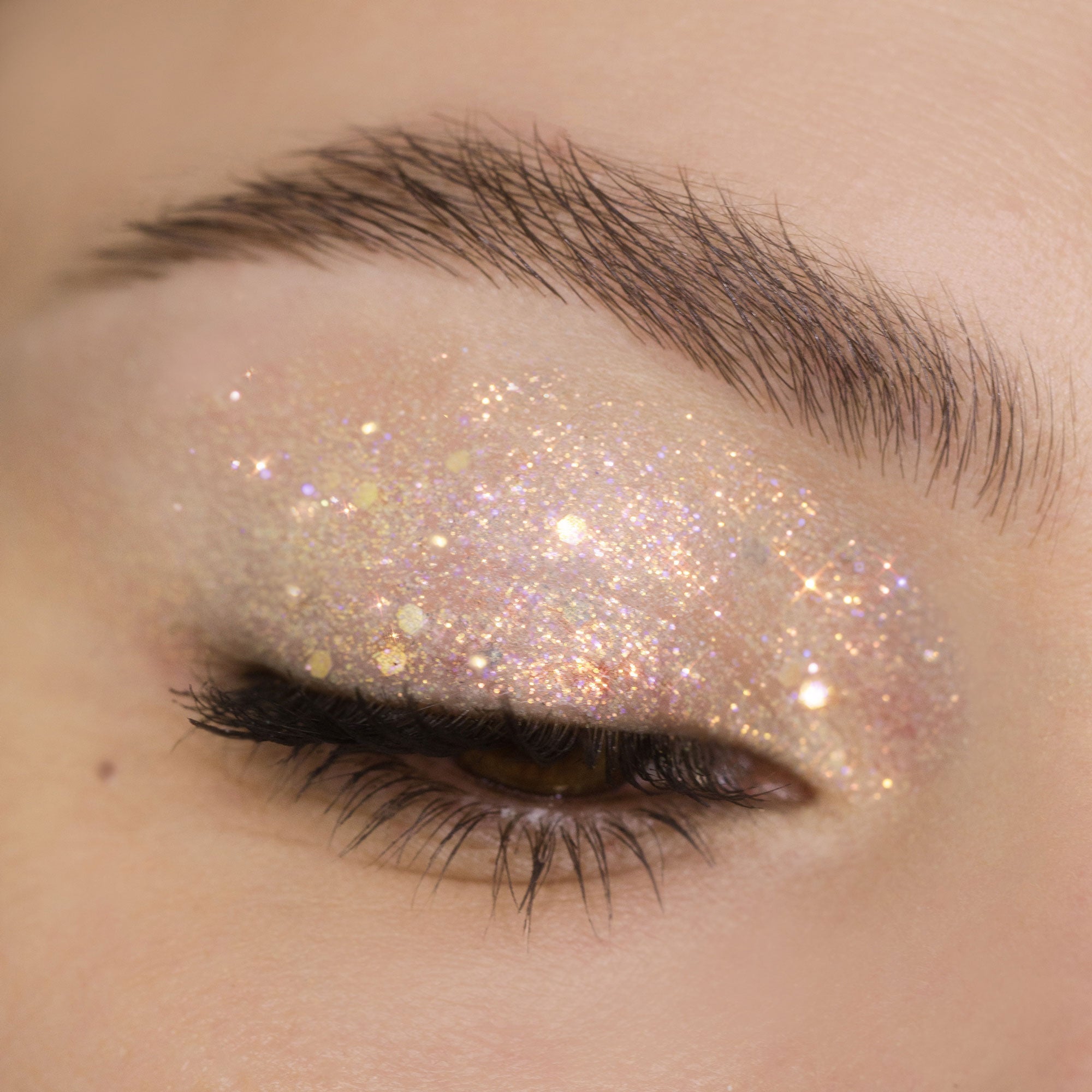 nabla-cosmetics-miami-lights-glitter-palette-quad-glitter image 5