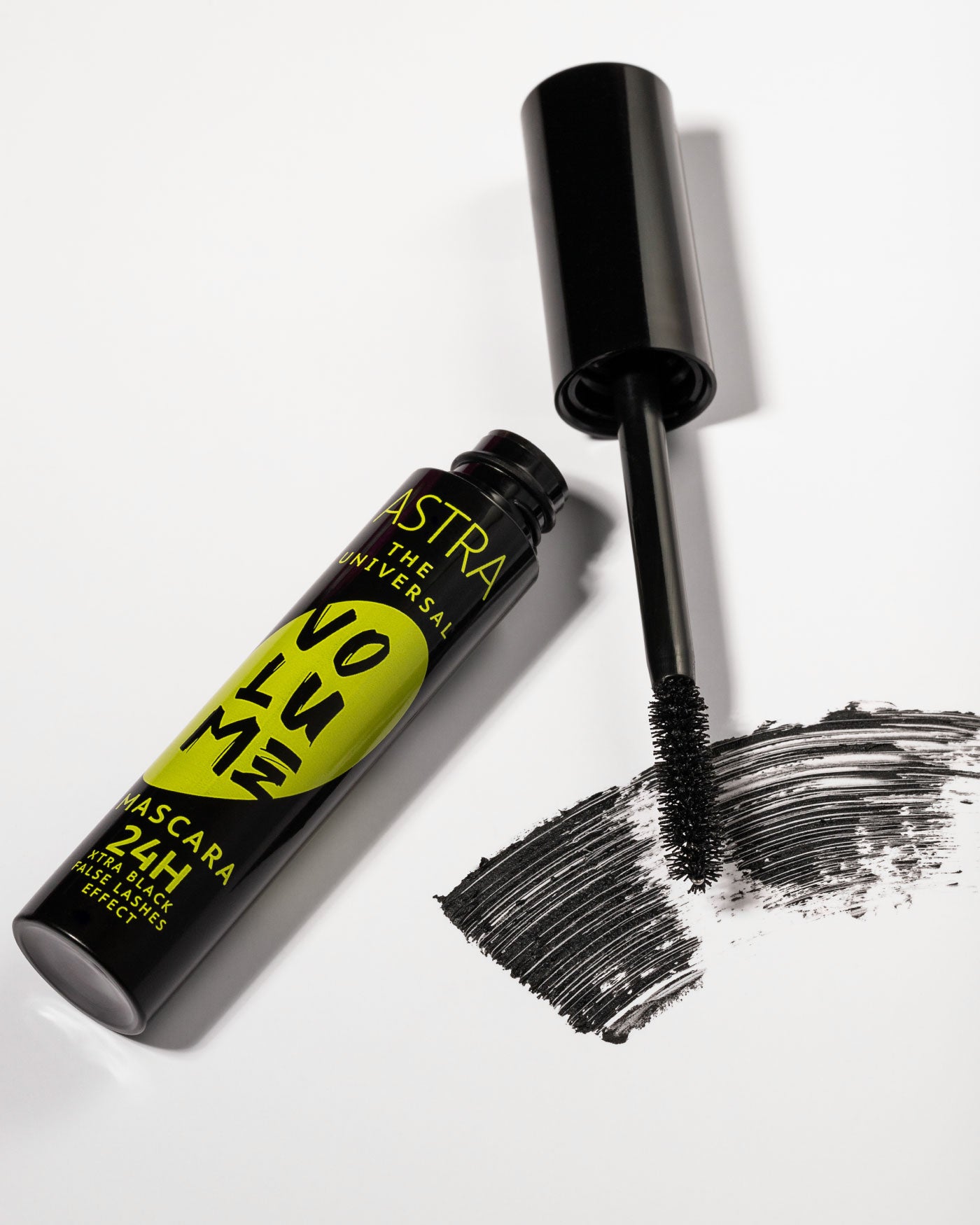 astra-make-up-the-universal-volume-mascara-24h-mascara-volumizzante-allungante image 3