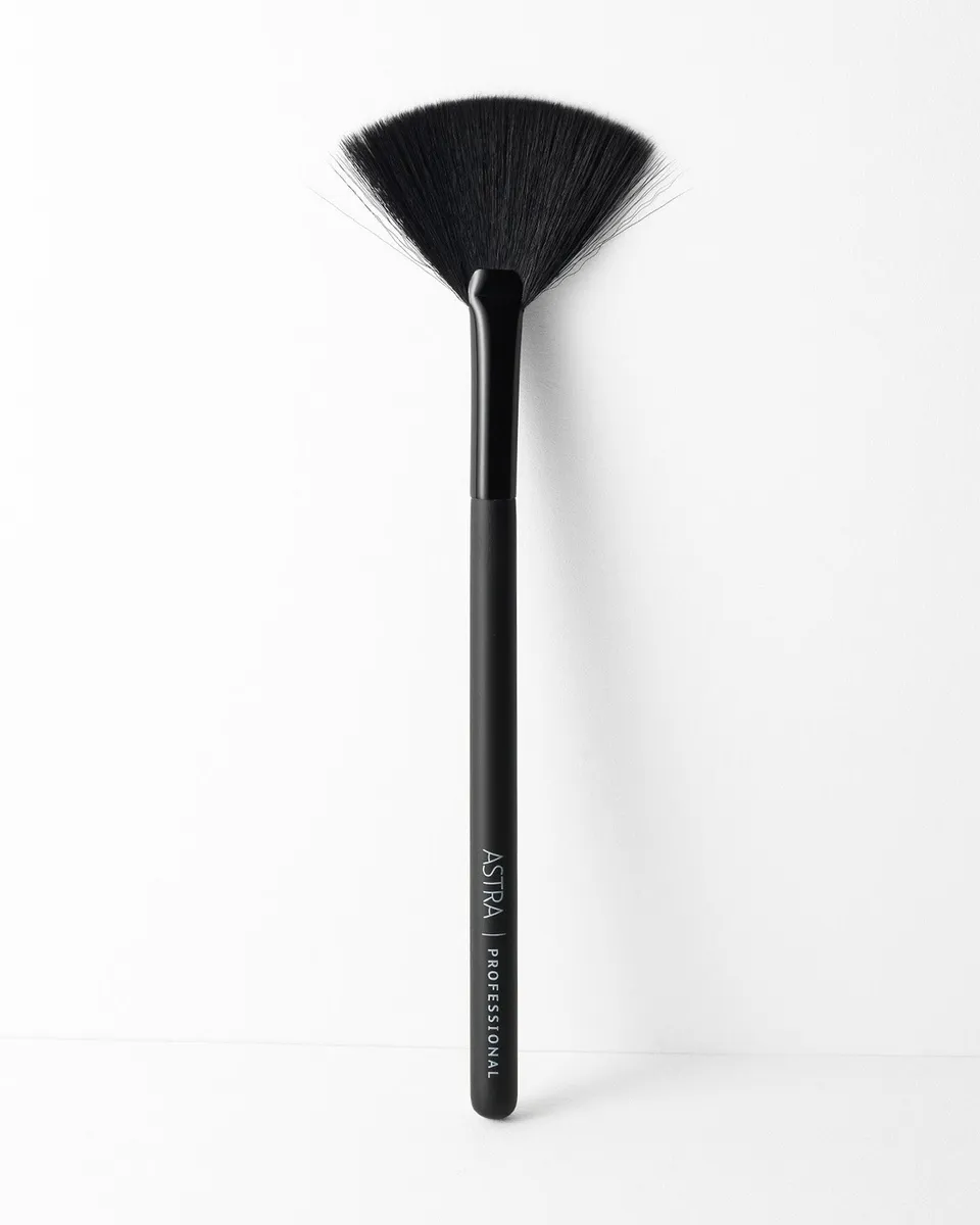 astra-make-up-face-powder-brush-pennello-a-ventaglio-per-polveri-viso image 1