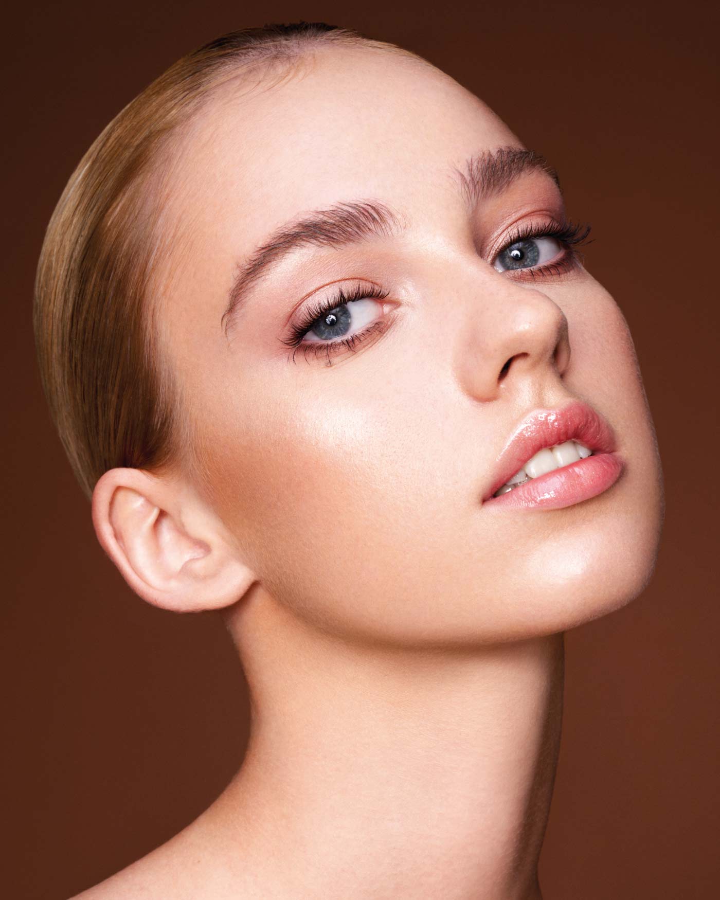 astra-make-up-transformist-fondotinta-correttore-2-in-1 image 8
