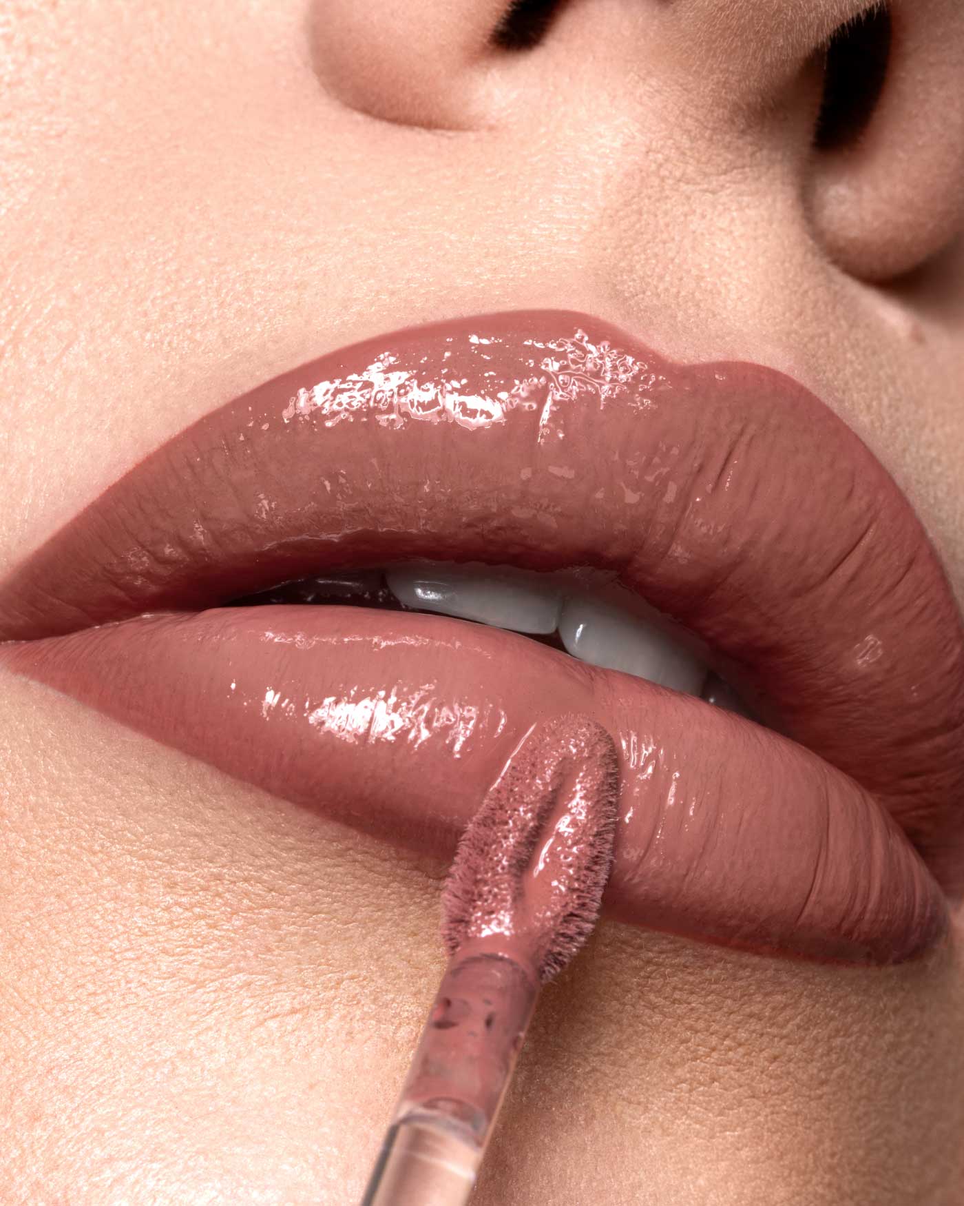 astra-make-up-lip-bondage-rossetto-liquido-effetto-vinile-brillante image 7