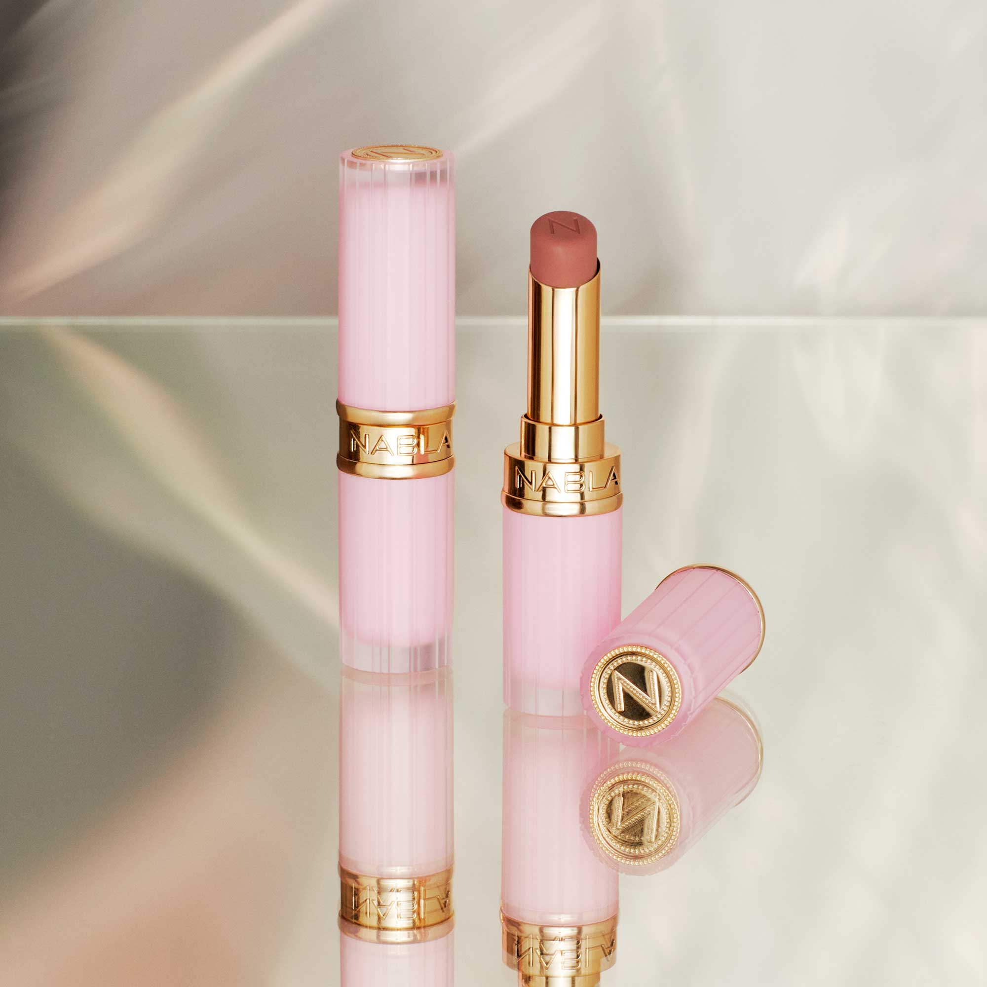 nabla-cosmetics-beyond-blurry-lipstick-rossetto-matte-vellutato-nude image 8