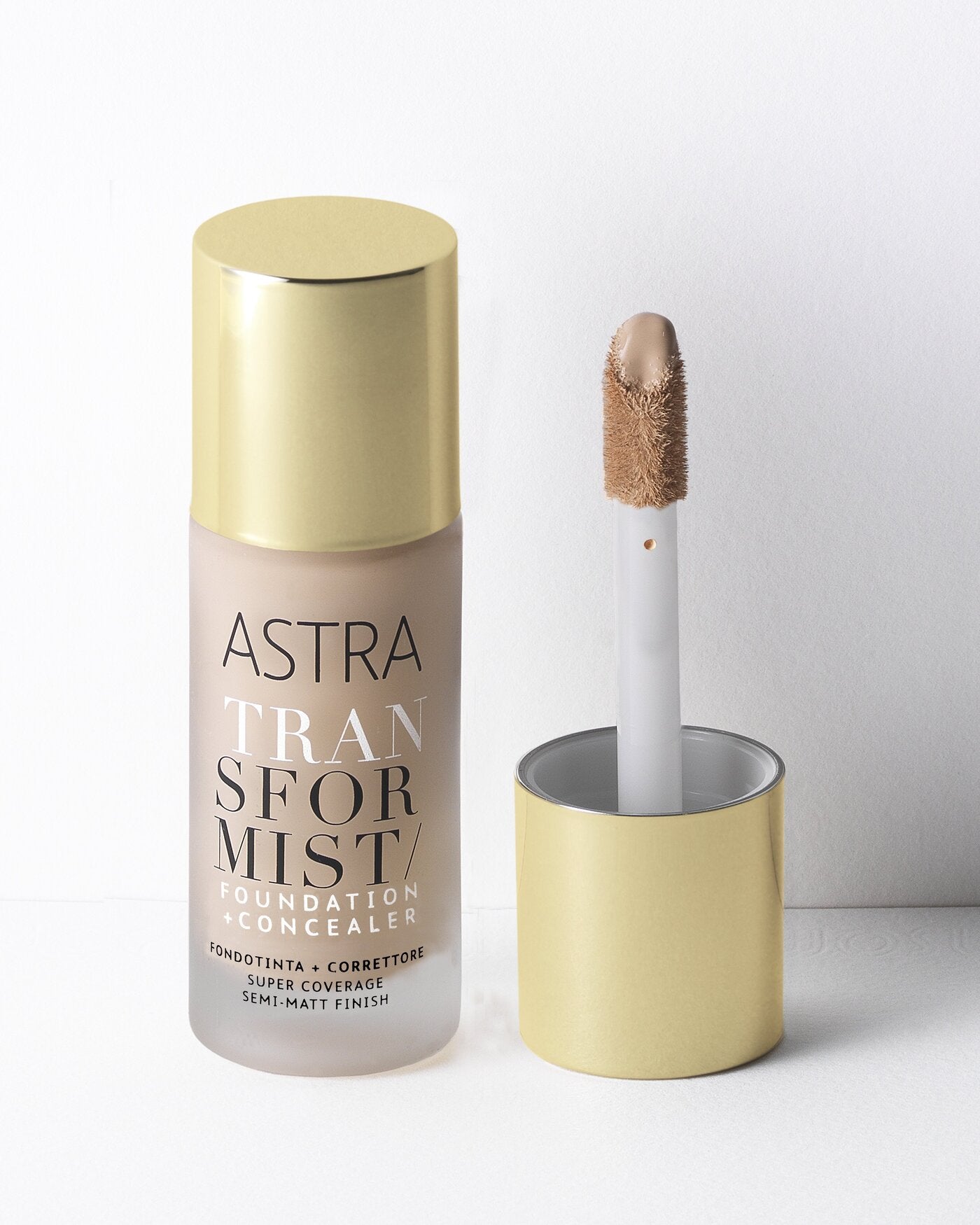 astra-make-up-transformist-fondotinta-correttore-2-in-1 image 3