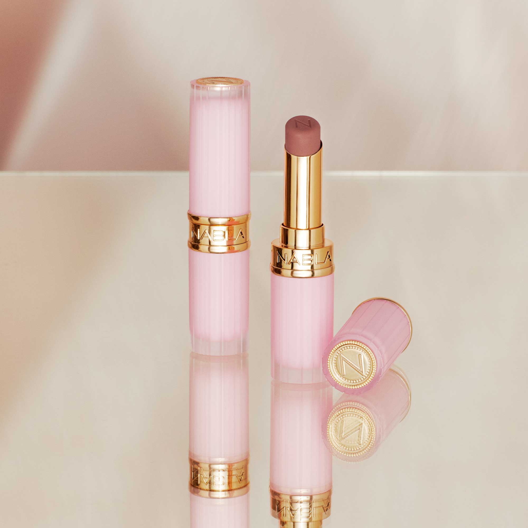 nabla-cosmetics-beyond-blurry-lipstick-rossetto-matte-vellutato-nude image 3