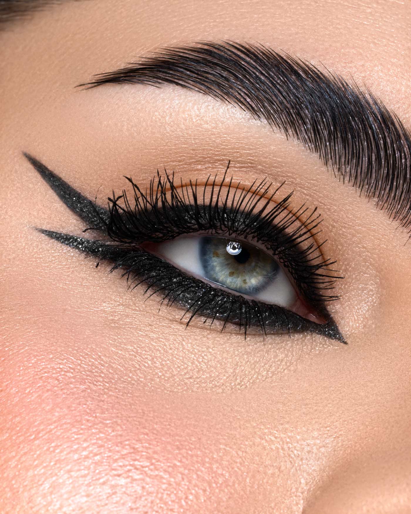astra-make-up-black-glitter-matita-occhi-nera-glitter image 2