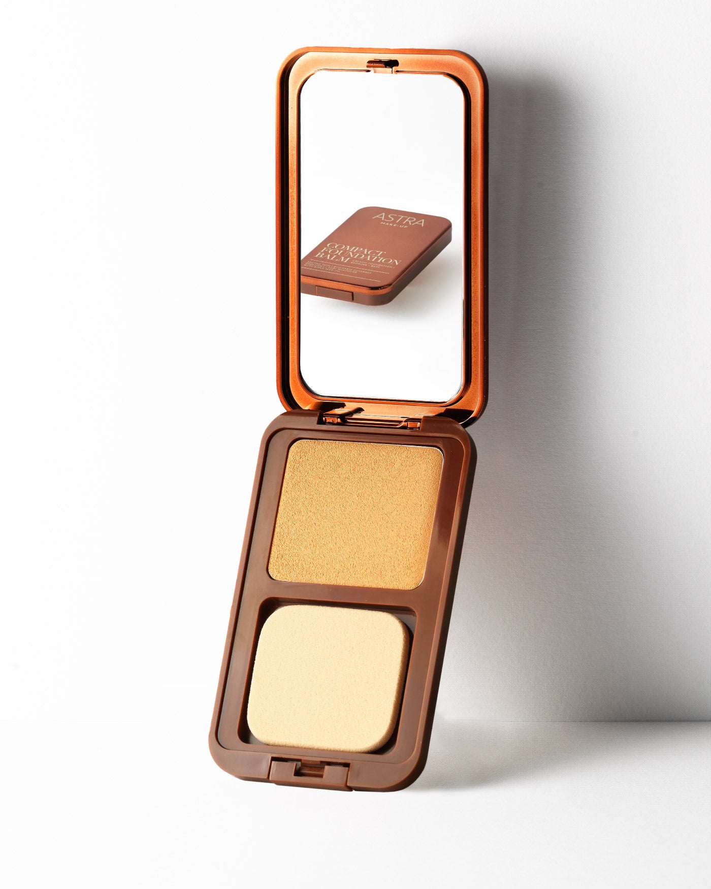 astra-make-up-compact-foundation-balm-fondotinta-bronzer-base-3-in-1 image 4