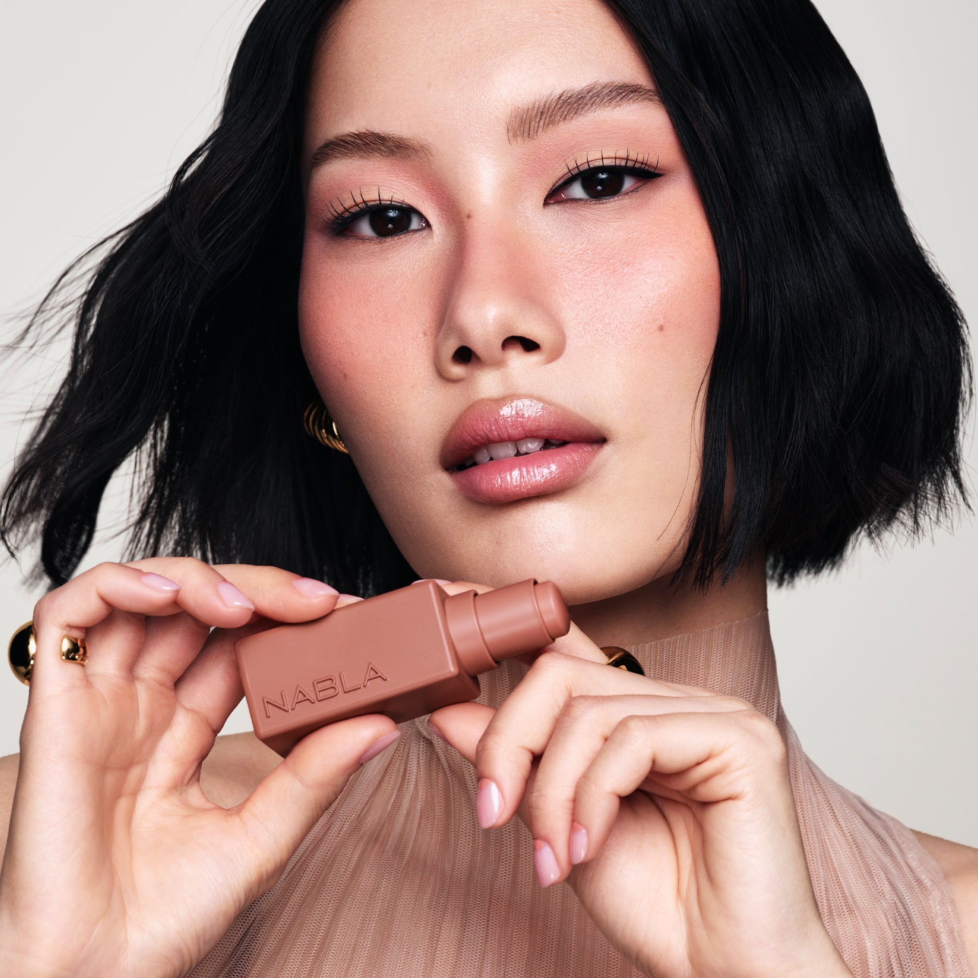 nabla-cosmetics-art-of-skin-blush-stick-blush-in-stick-matte-soft-focus image 7