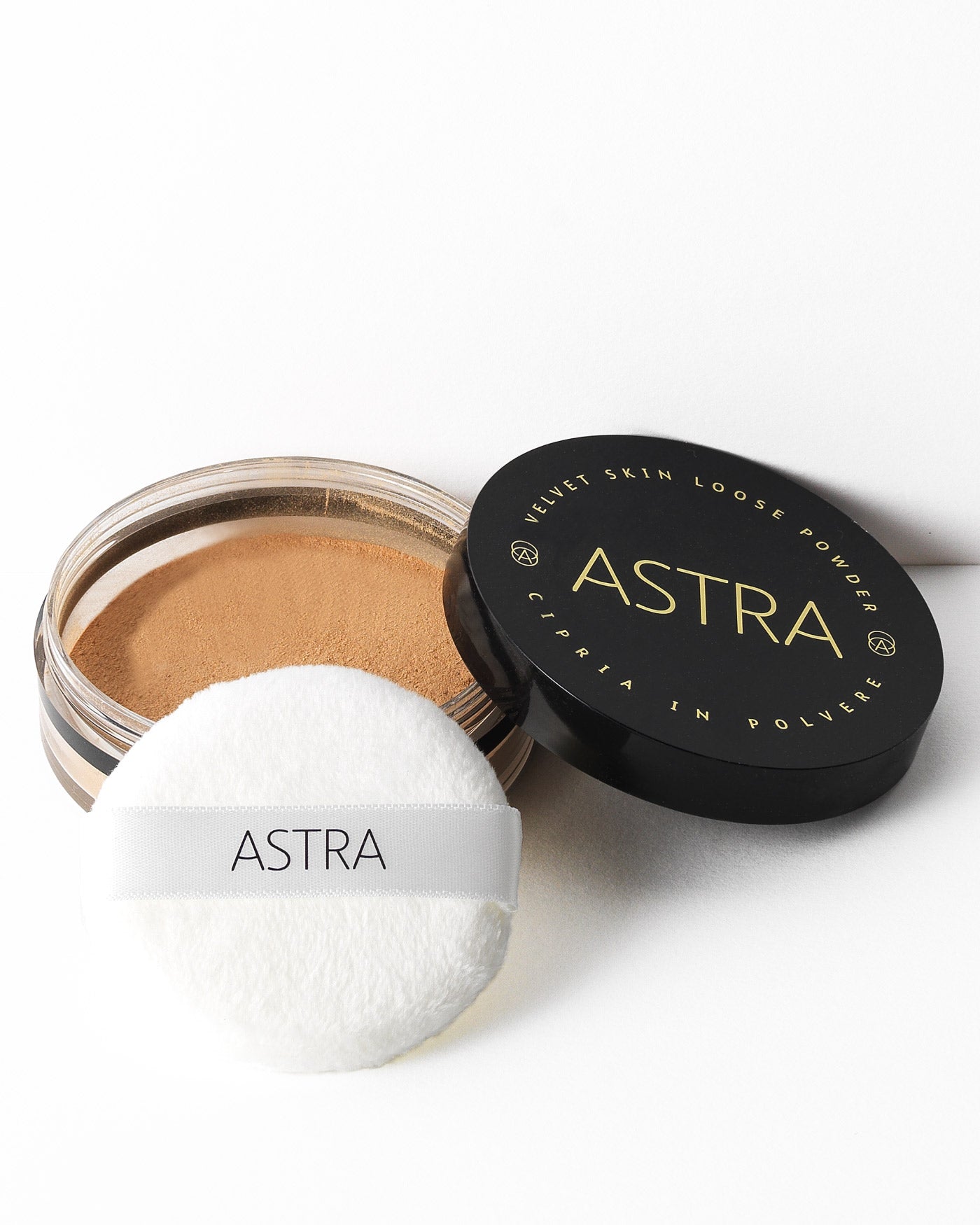 astra-make-up-velvet-skin-loose-powder-cipria-in-polvere-coprenza-leggera image 4
