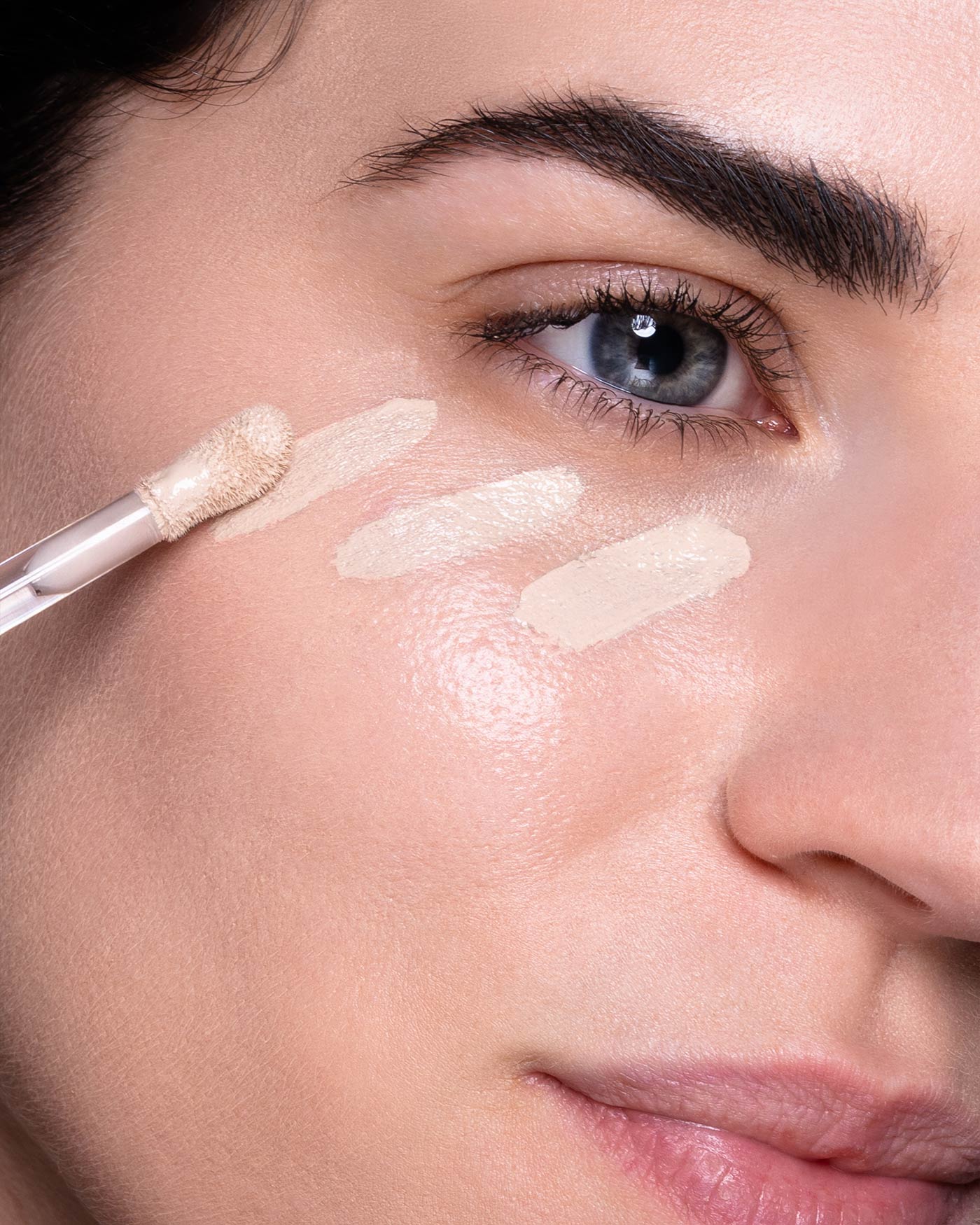 astra-make-up-fluid-concealer-serum-correttore-siero-idratante-illuminante image 3