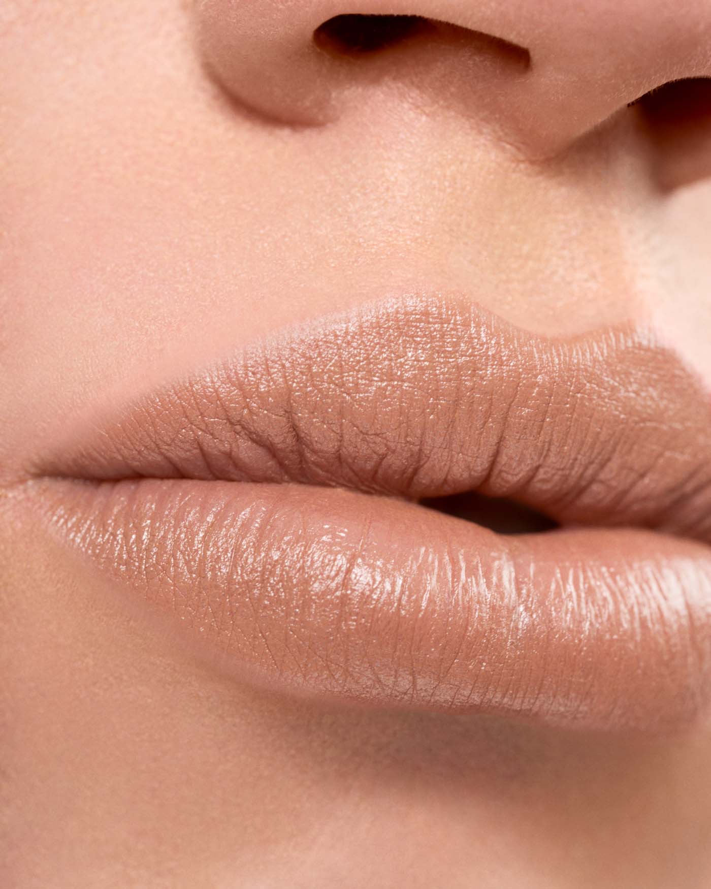 astra-make-up-lip-creamynal-rossetto-cremoso-luminoso-10-nuance image 3