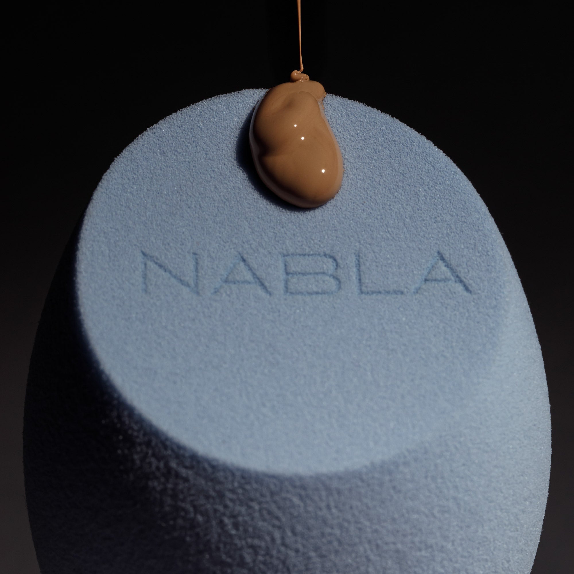 nabla-cosmetics-blend-up-pro-tapered-sponge-spugnetta-make-up-precisione image 6