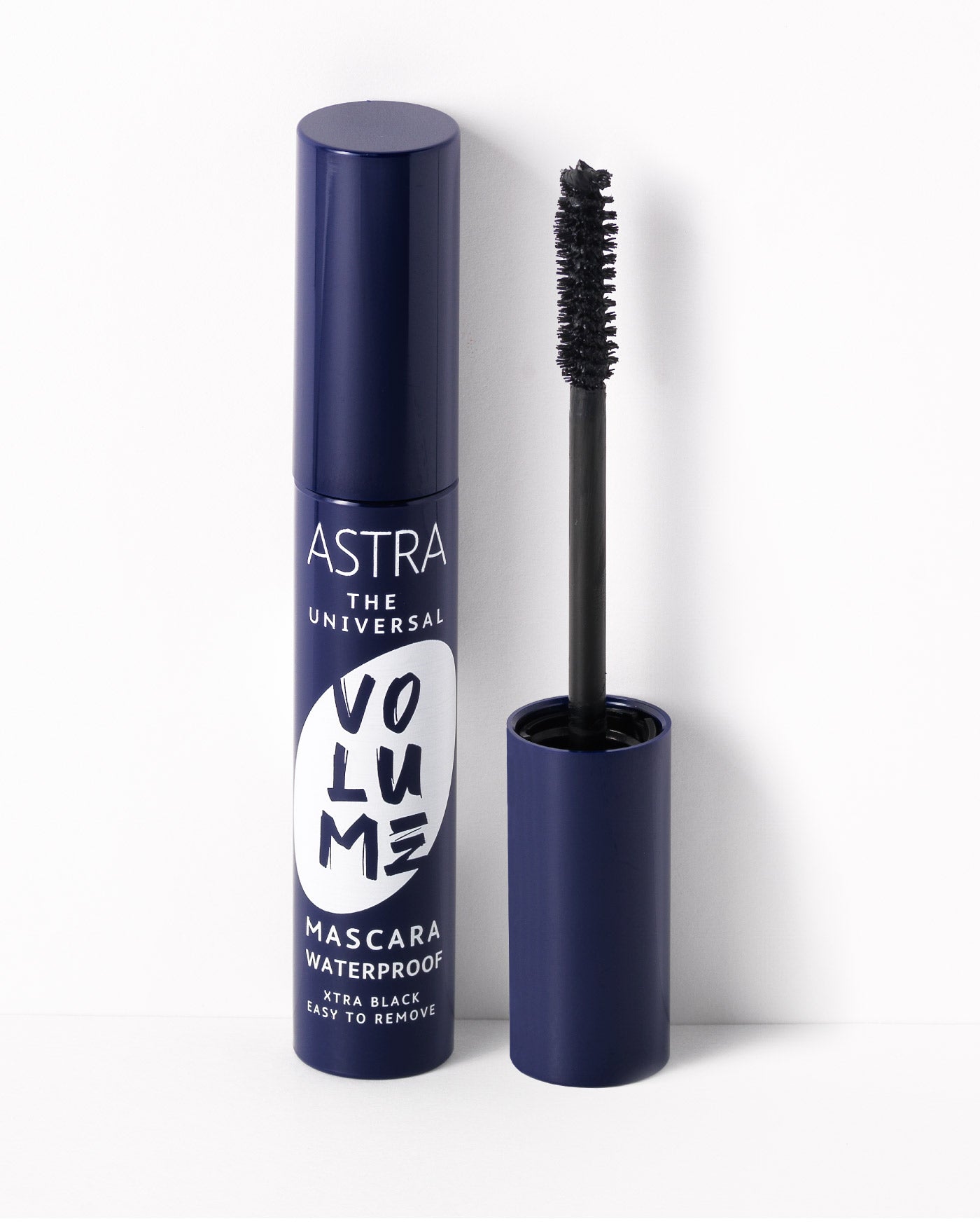 astra-make-up-the-universal-volume-mascara-waterproof-mascara-volumizzante image 1