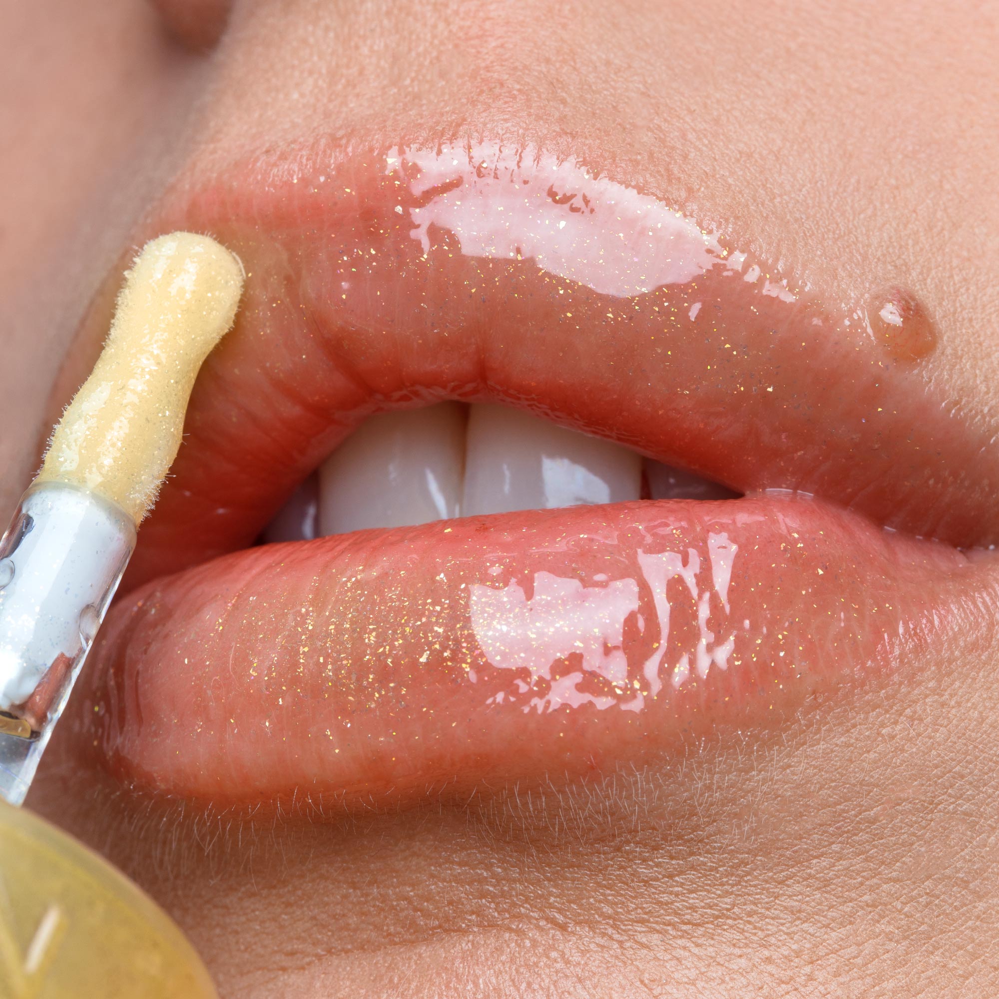 nabla-cosmetics-lip-candy-oil-olio-labbra-idratante-rimpolpante image 3