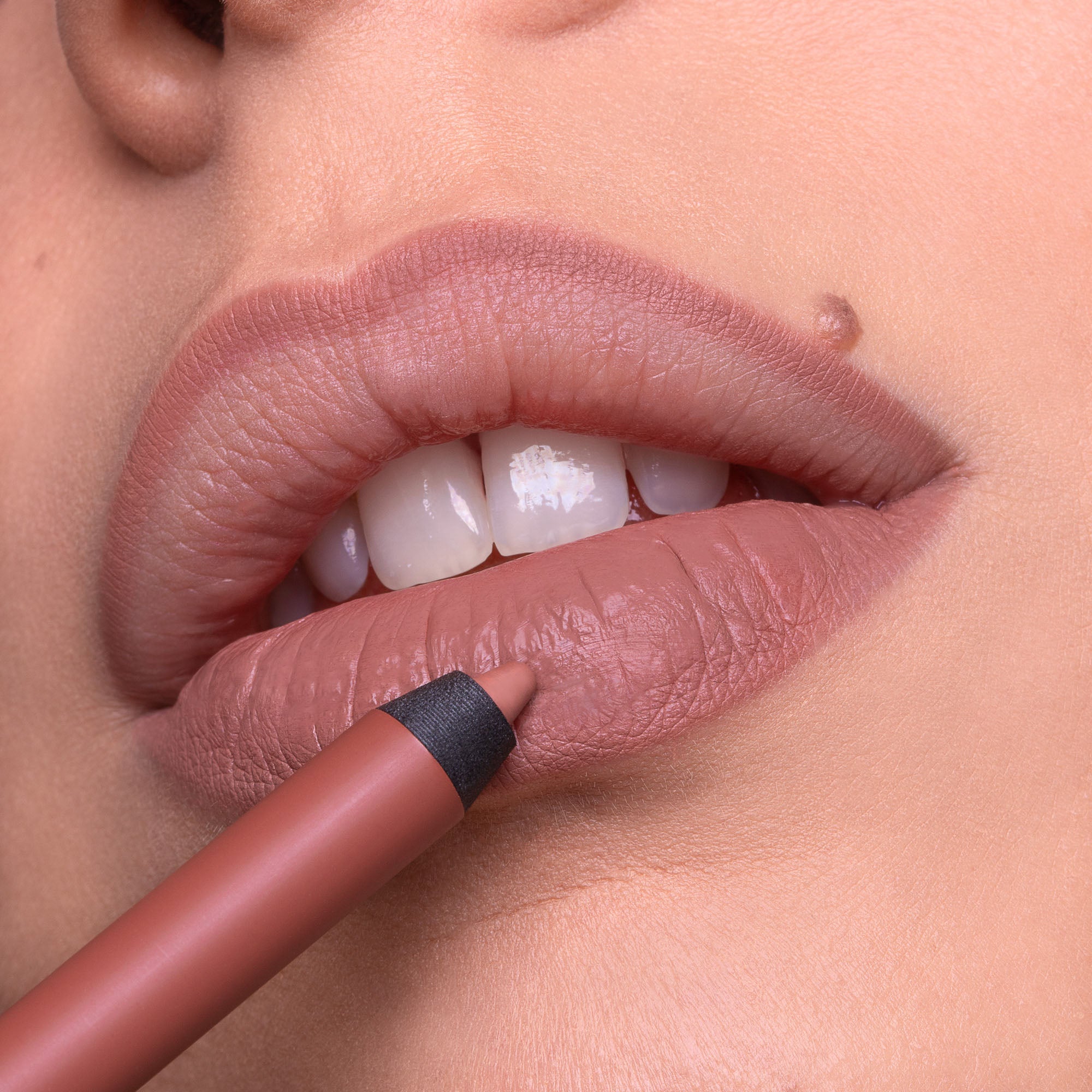 nabla-cosmetics-close-up-lip-shaper-matita-labbra-nude image 2