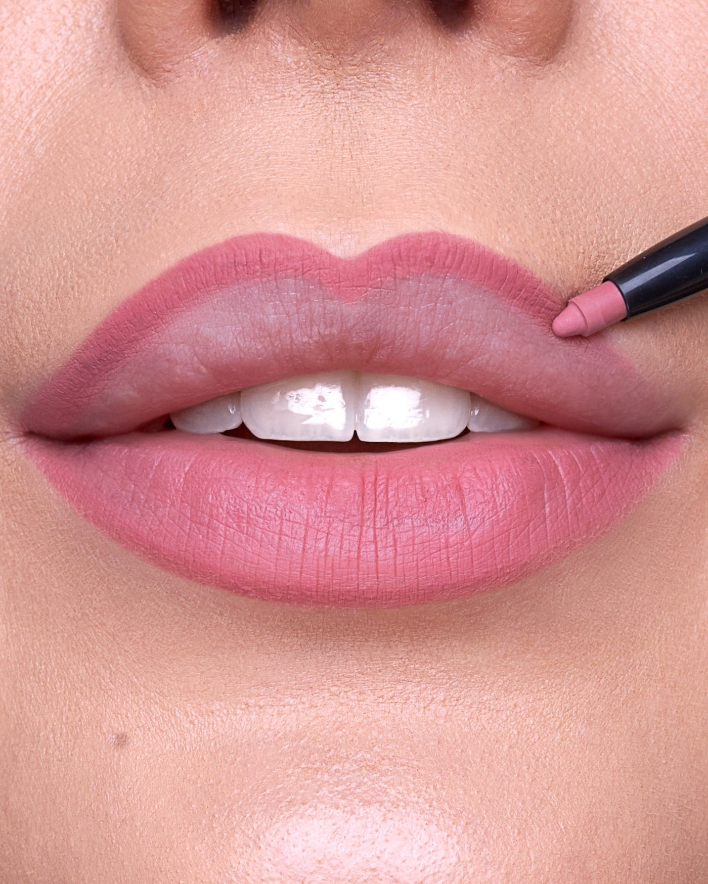 astra-make-up-outline-matita-labbra-retrattile-waterproof-sottile image 6