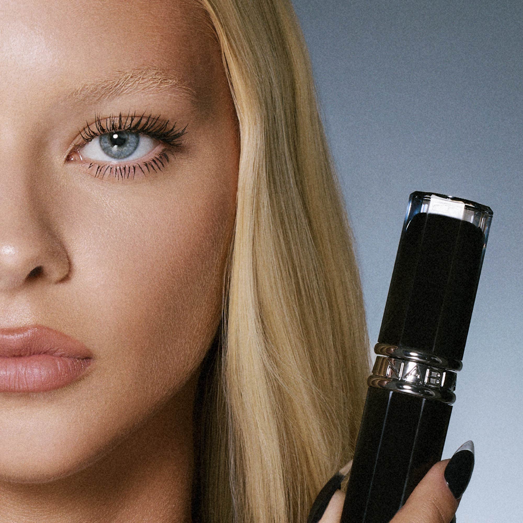 nabla-cosmetics-beyond-bold-mascara-mascara-volume-e-lunghezza image 4