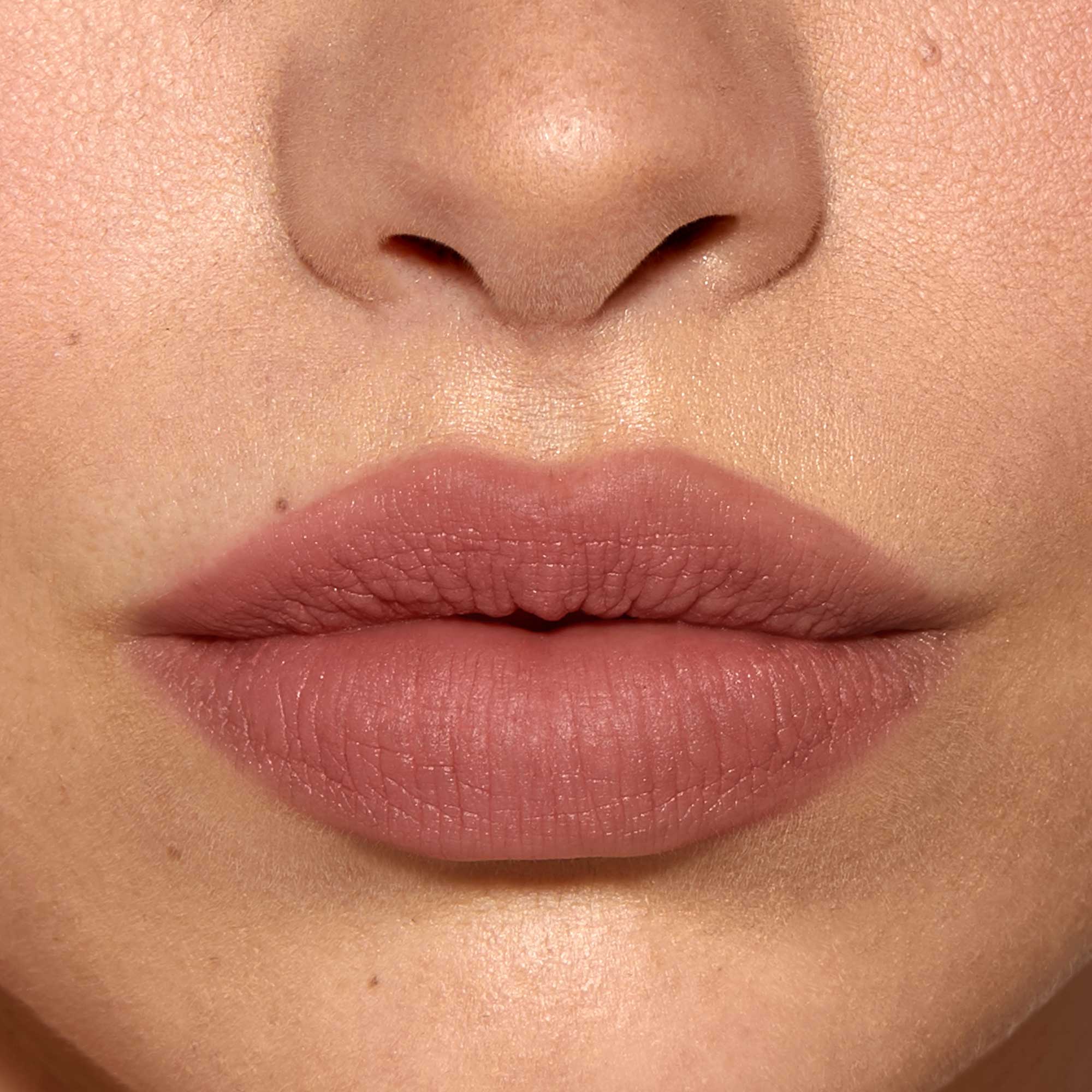 nabla-cosmetics-beyond-blurry-lipstick-rossetto-matte-vellutato-nude image 7