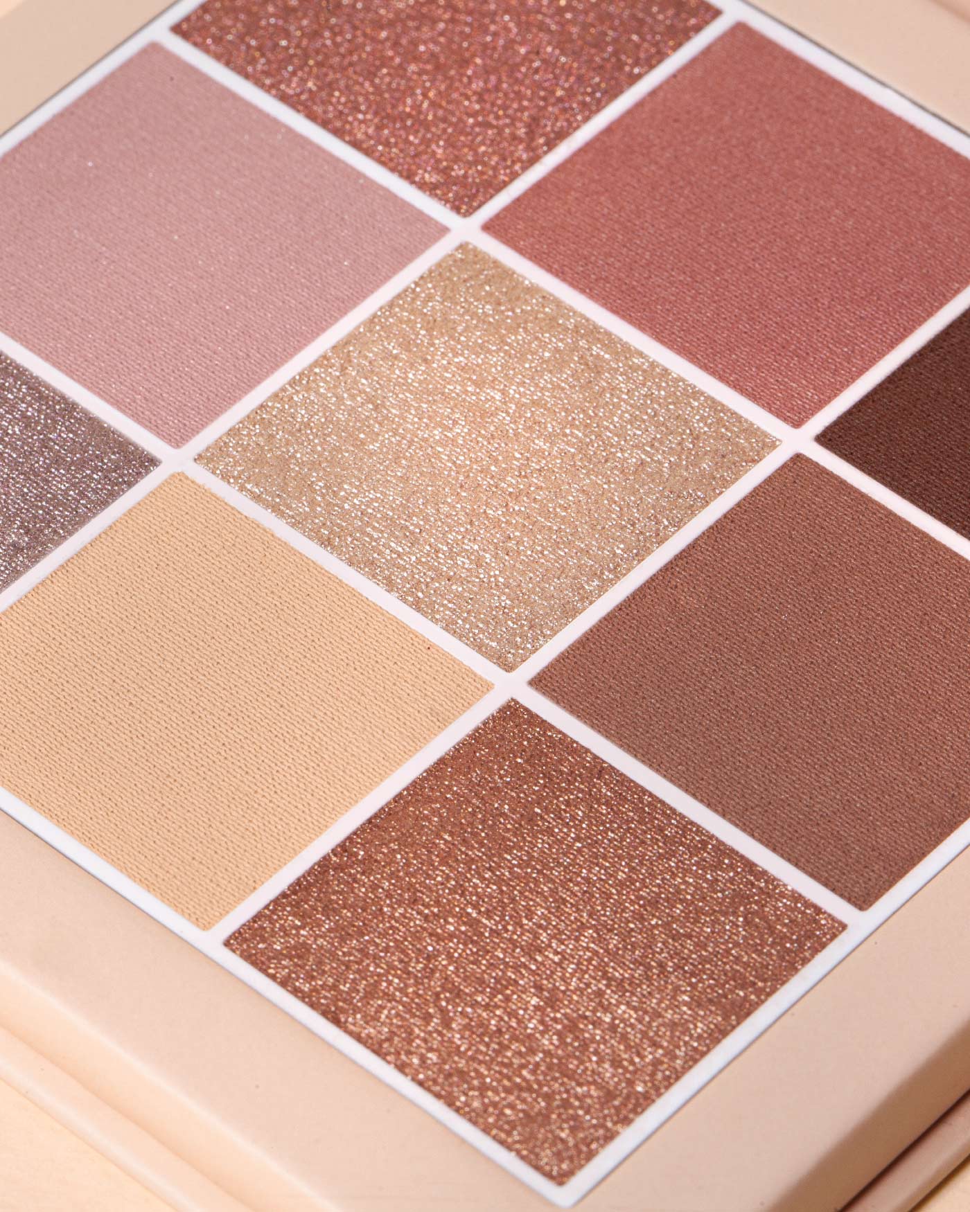 astra-make-up-pure-beauty-eyes-palette-palette-occhi-9-ombretti-nude-malva image 3