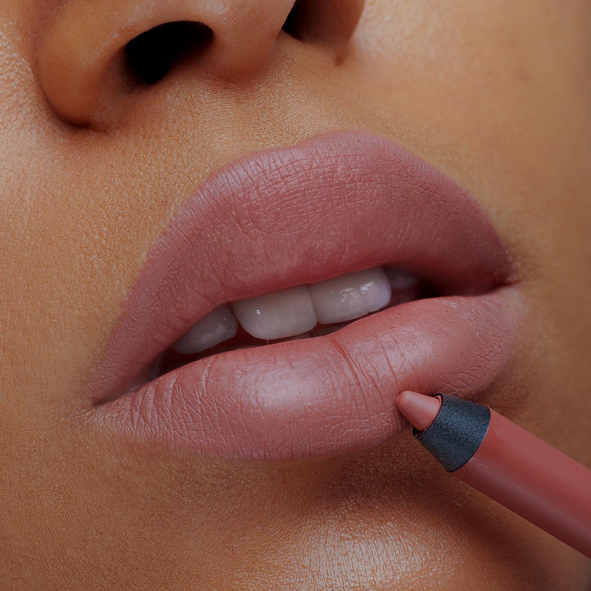 nabla-cosmetics-close-up-lip-shaper-matita-labbra-nude image 3