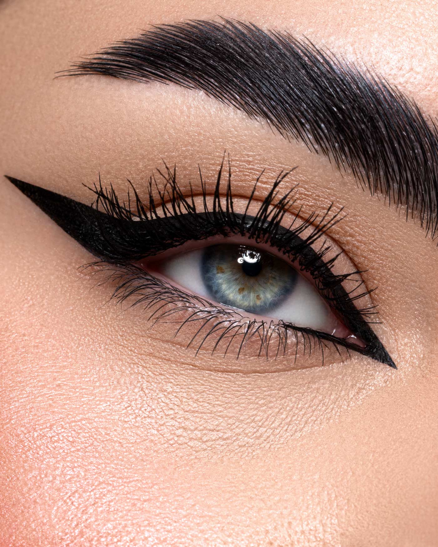 astra-make-up-ink-liner-eyeliner-mat-nero-intenso image 2