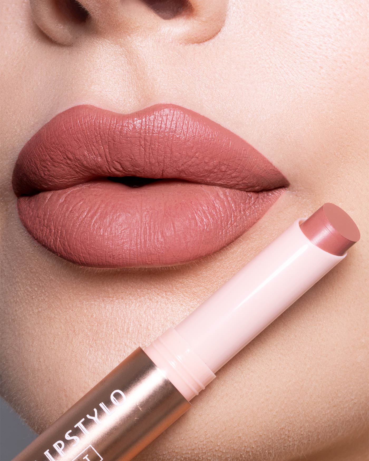 astra-make-up-madame-lipstylo-the-mat-rossetto-stylo-mat image 4