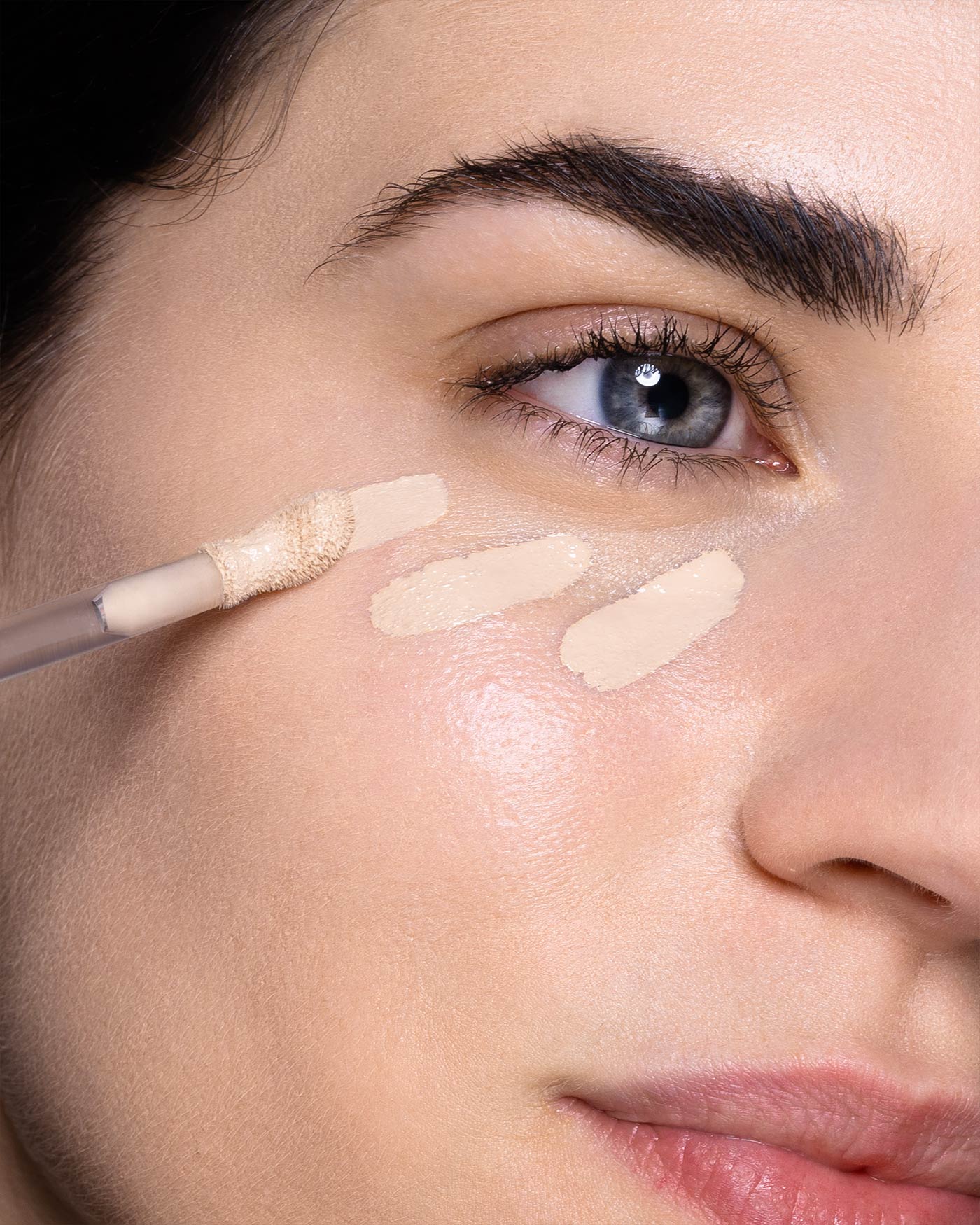 astra-make-up-fluid-concealer-serum-correttore-siero-idratante-illuminante image 8