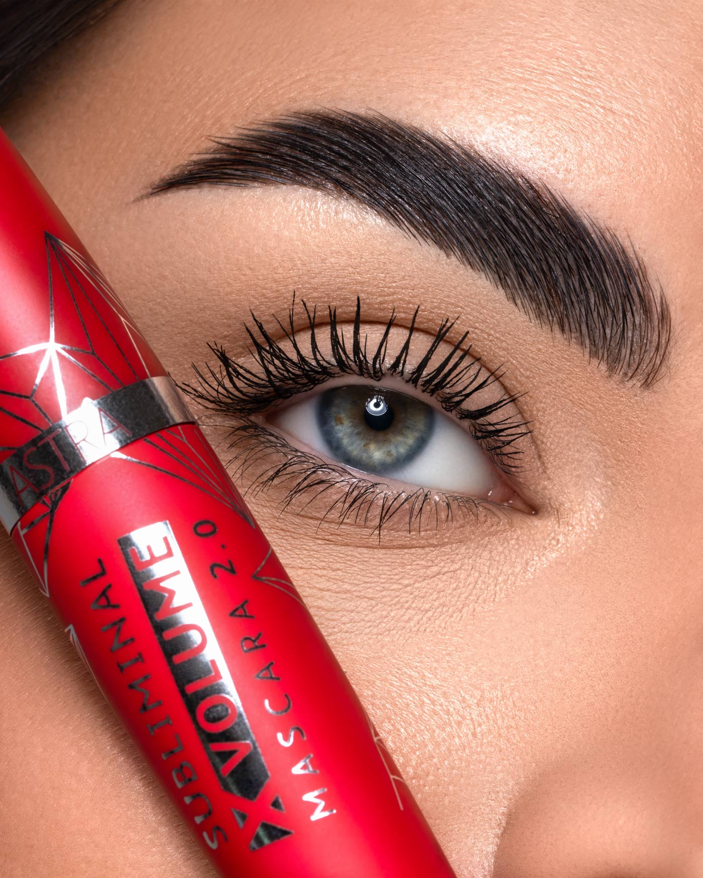 astra-make-up-subliminal-x-volume-mascara-2-0-maxi-volume-lunga-durata image 2