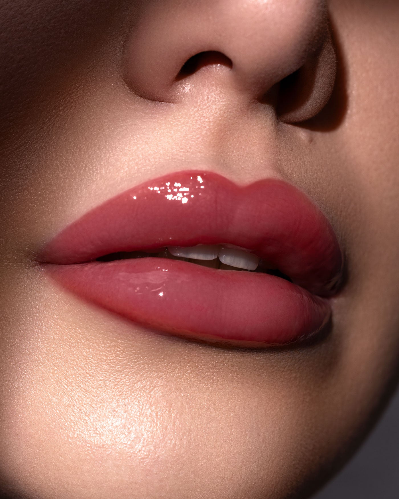 astra-make-up-my-gloss-spicy-plumper-sanguedolce-lip-gloss-volumizzante image 4