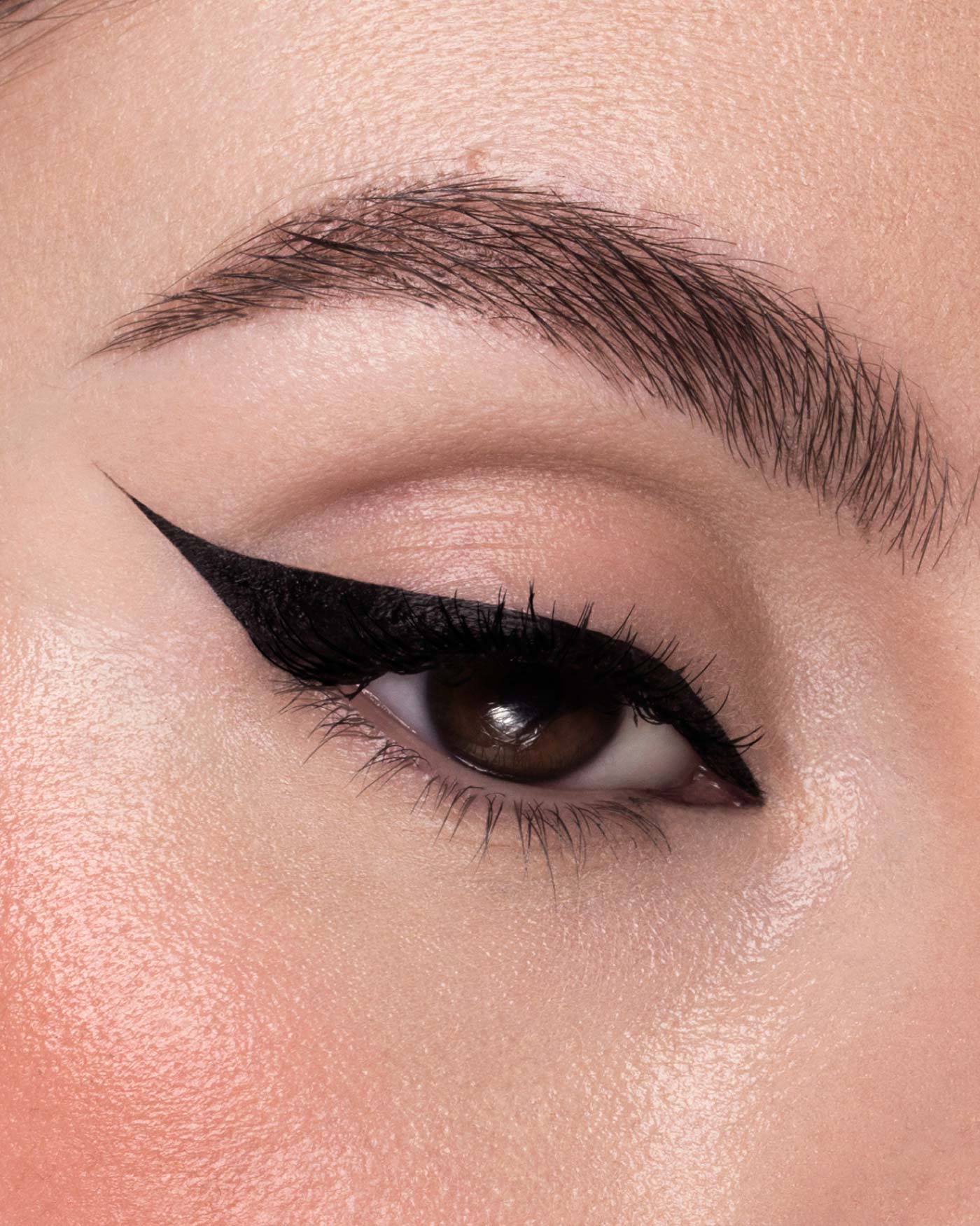 astra-make-up-eyeliner-eyeliner-liquido-nero-intenso-semi-mat image 2