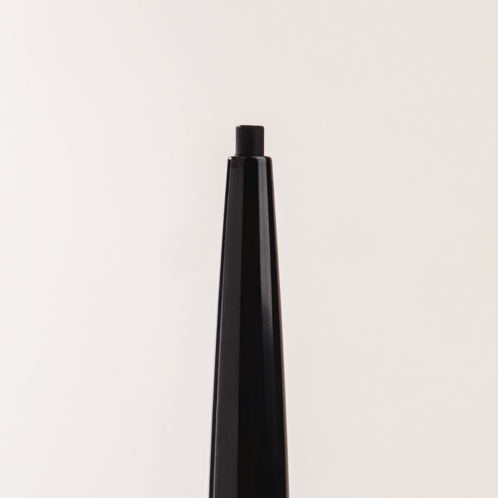 nabla-cosmetics-cupid-s-arrow-micro-matita-occhi-punta-ultra-sottile-matte-shine image 2