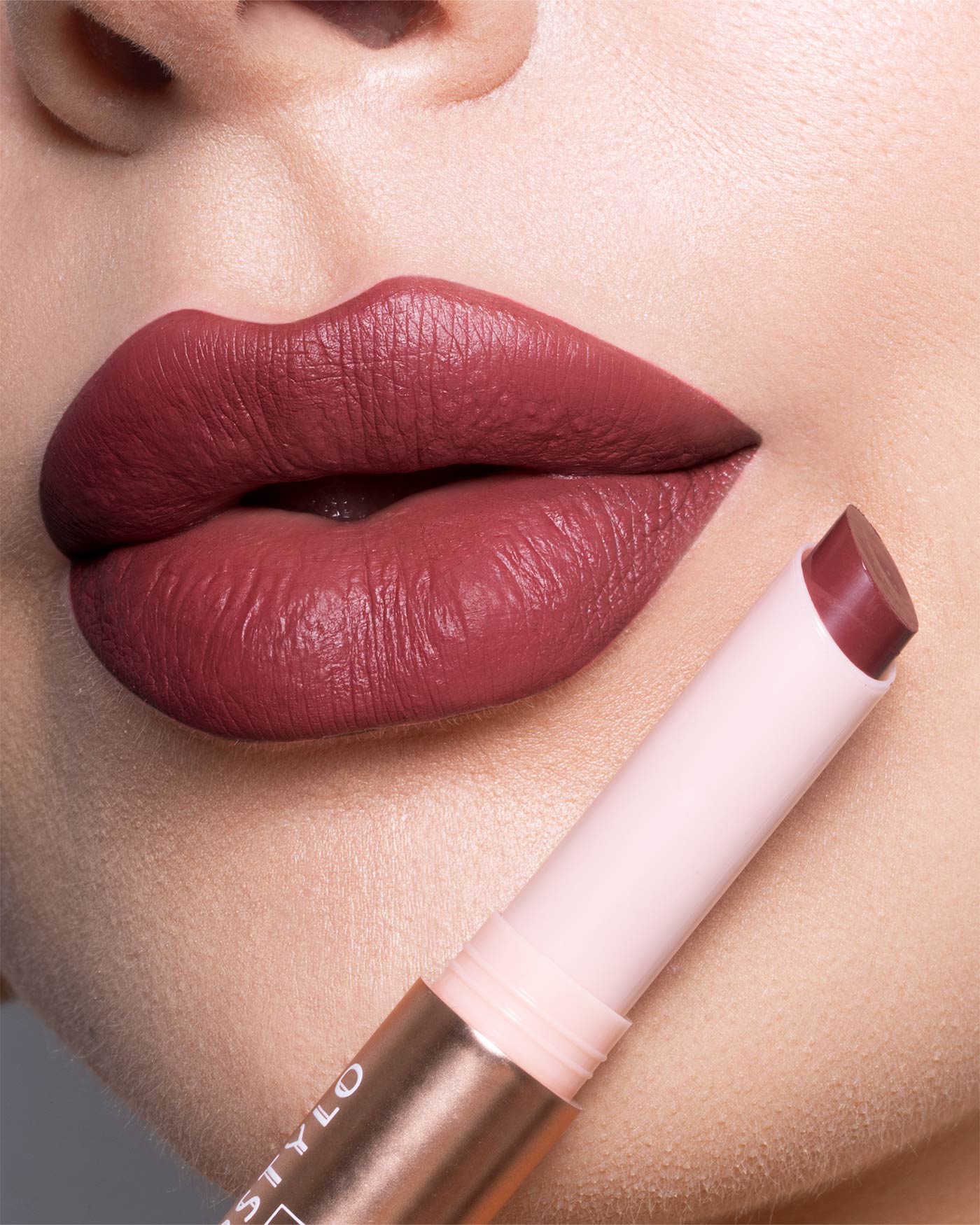 astra-make-up-madame-lipstylo-the-mat-rossetto-stylo-mat image 6