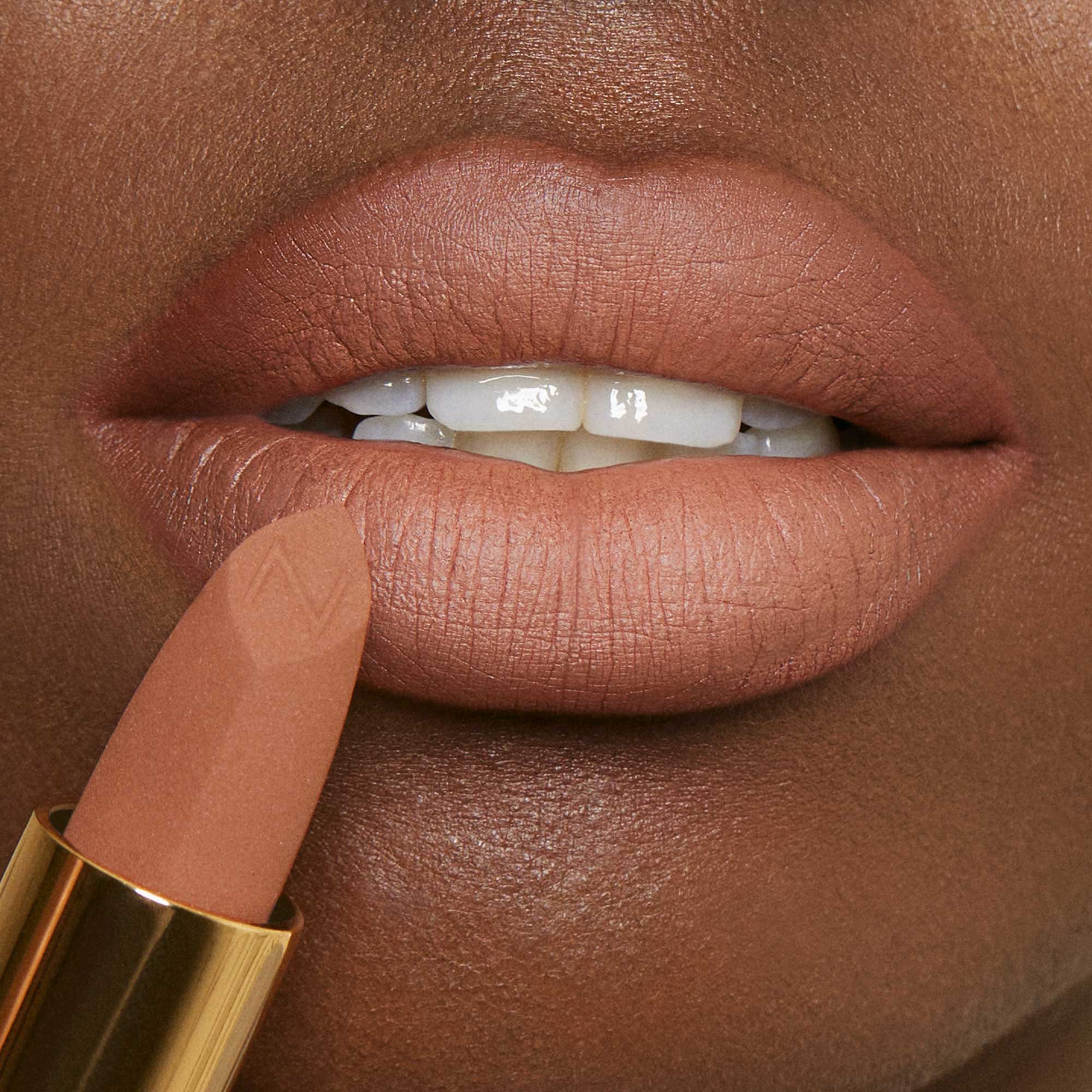 nabla-cosmetics-matte-pleasure-lipstick-rossetto-opaco-comfort image 8