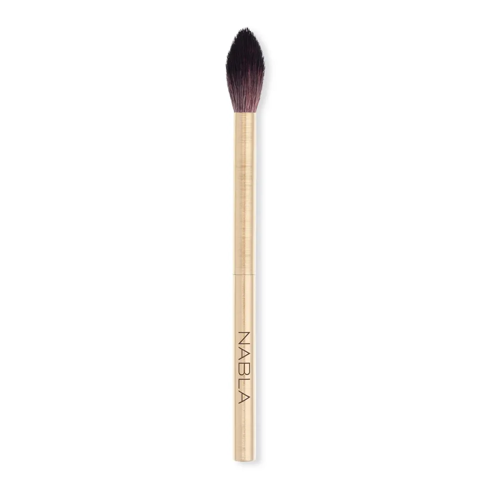 nabla-cosmetics-highlighter-brush-pennello-illuminante-a-fiamma image 1