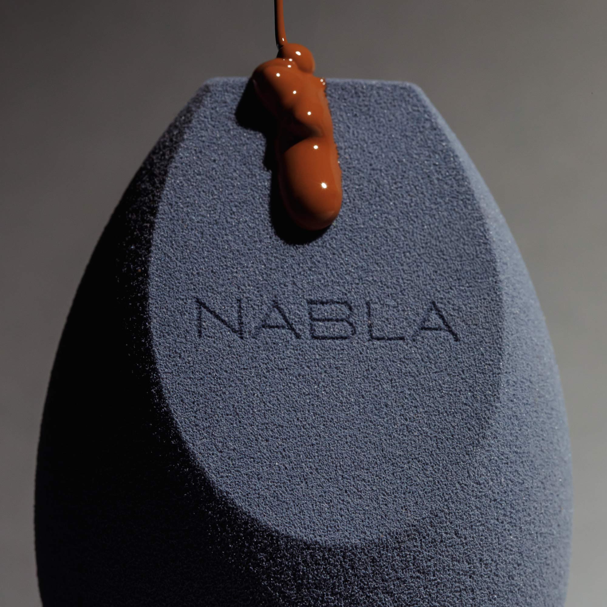 nabla-cosmetics-blend-up-multi-angled-sponge-spugnetta-trucco-multifunzione image 6
